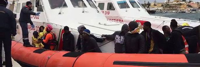 DØDE: Flere flyktninger i båt døde i helgen.