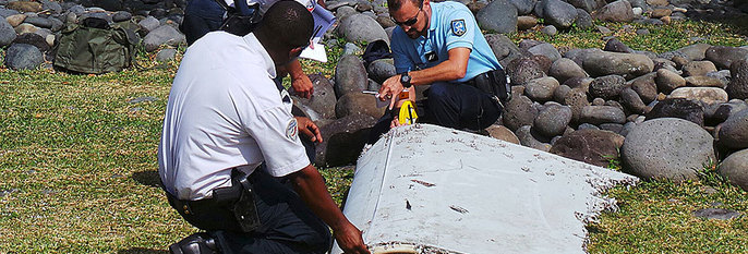  FUNNET:  En del fra en flyvinge ble funnet på den franske øya Reunion.
