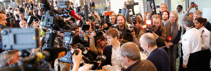 HYLLET:Magnus Carlsen vant verdens-mesterskapet i sjakk. Onsdag kom han hjem til Norge. 