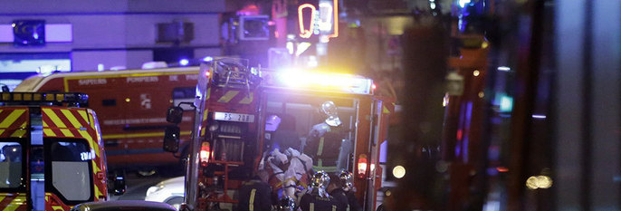  TERROR:  Terrorister drepte 130 mennesker i Paris i Frankrike. Barn blir redde når de ser og leser nyheter på internett, sier forskere.
