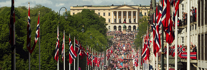  FEIRING:  Torsdag feirer vi Norges grunnlov. Men det blir ikke like fint vær som på bildet i hele landet.