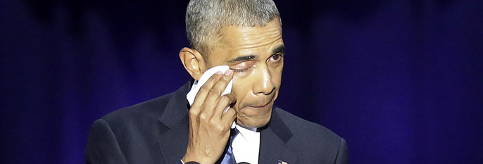 GRÅT: Barack Obama takket USA. Han har vært president i landet i åtte år. Nå skal Donald Trump bli president.