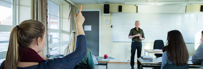  SKOLE:  Norge trenger ikke så mange lærere som vi trodde. Det sier forskere. Folk får ikke så mange barn som forventet.