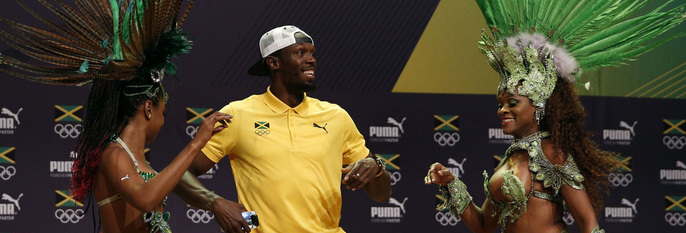 TULLET:  Usain Bolt er en stor stjerne i OL i Brasil. Her danser løperen litt samba med damene.