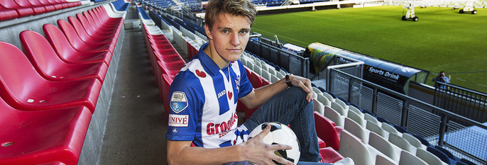  UNG:  Martin Ødegaard er en ung fotballspiller. Nå skal han prøve seg i Nederland. 