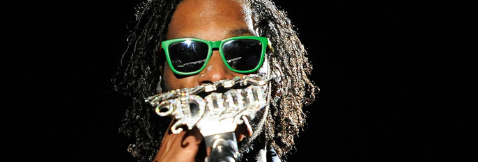 SYNGER: Rapper Snoop Dogg skal synge i Norge.