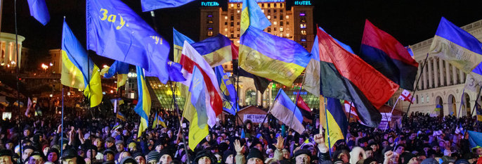 PROTESTER: Folk i Ukraina er sinte fordi det ikke ble noen avtale mellom Ukraina og Den europeiske union.