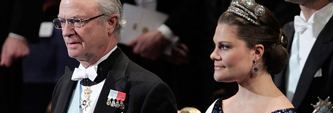 Kronprinsesse Victoria av Sverige er trist. Avisene skriver av faren har gjort rare ting. 